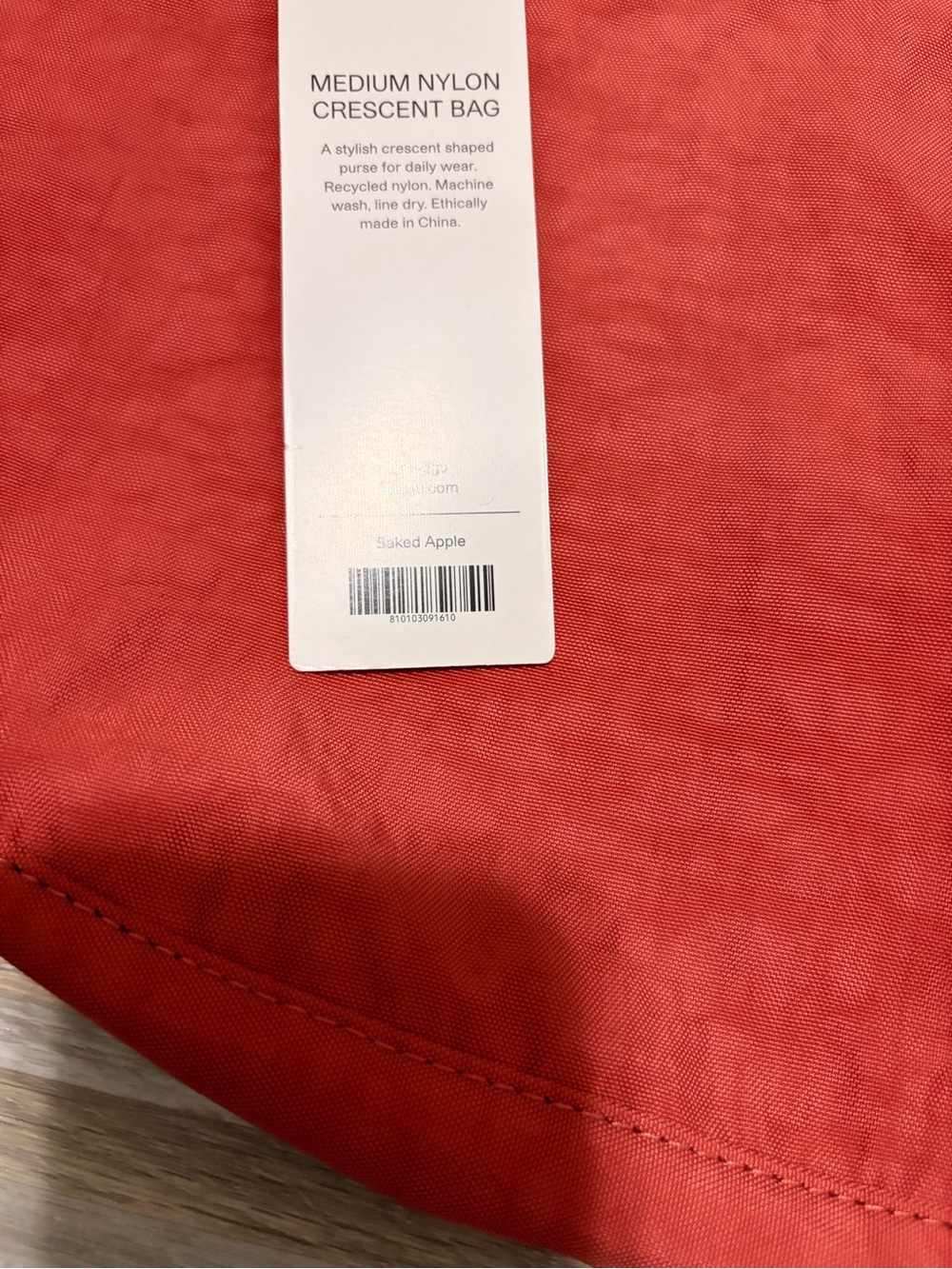 BAGGU: Medium Nylon Crescent Bag “Baked Apple”🍎 - Picture 4 of 6